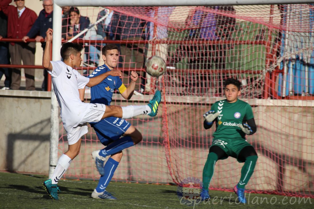 Reyes, delantero Juvenil B